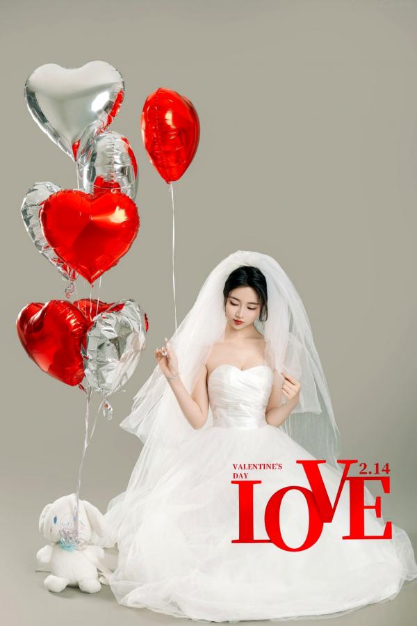 年年Nnian 年年  年年Nnian-LOVE-情人节特别篇：纯白婚纱私房照，心形气球浪漫诱惑与清纯甜美的碰撞第2张图片