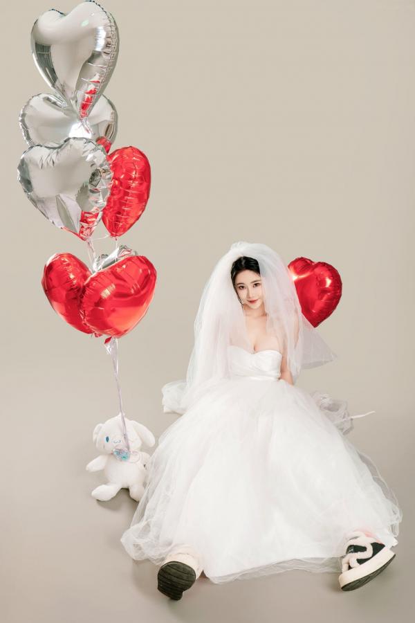年年Nnian 年年  年年Nnian-LOVE-情人节特别篇：纯白婚纱私房照，心形气球浪漫诱惑与清纯甜美的碰撞第12张图片