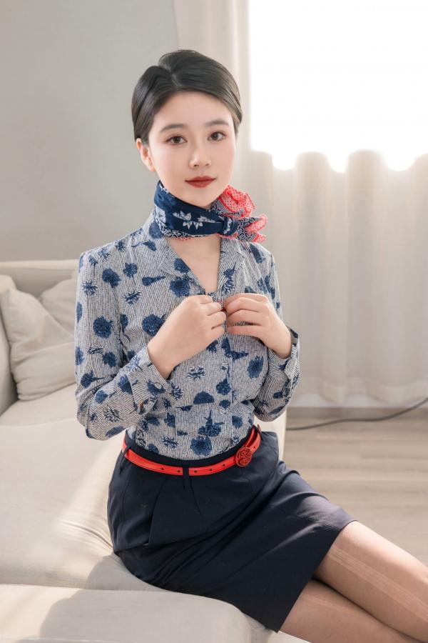 年年Nnian 年年  年年Nnian-空姐2：制服诱惑与黑丝私房美图，职场丽人的绝美视觉盛宴第14张图片