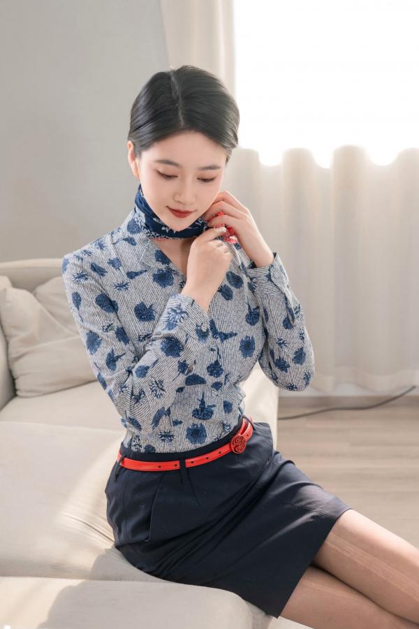 年年Nnian 年年  年年Nnian-空姐2：制服诱惑与黑丝私房美图，职场丽人的绝美视觉盛宴第15张图片