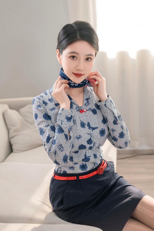 年年Nnian 年年  年年Nnian-空姐2：制服诱惑与黑丝私房美图，职场丽人的绝美视觉盛宴第16张图片