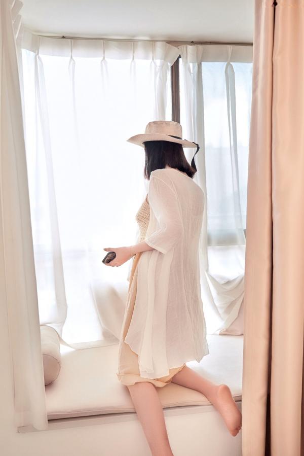 年年Nnian 年年  年年Nnian-白露主题私房照，窗边慵懒居家风，清新气质少女写真大片第11张图片