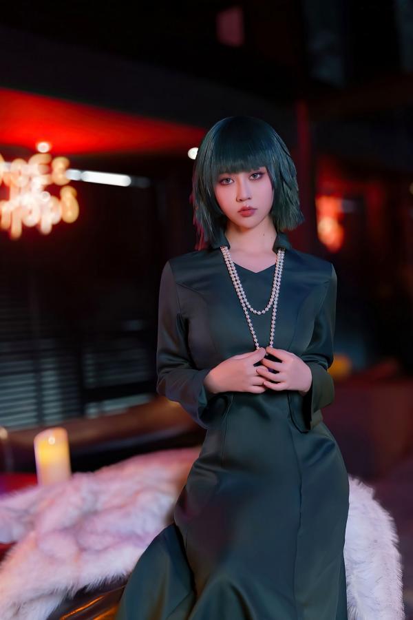 年年Nnian 年年  年年-地狱吹雪角色扮演：墨绿色晚礼服私房写真，冷艳御姐极致性感诱惑，唯美大尺度视觉盛宴第28张图片