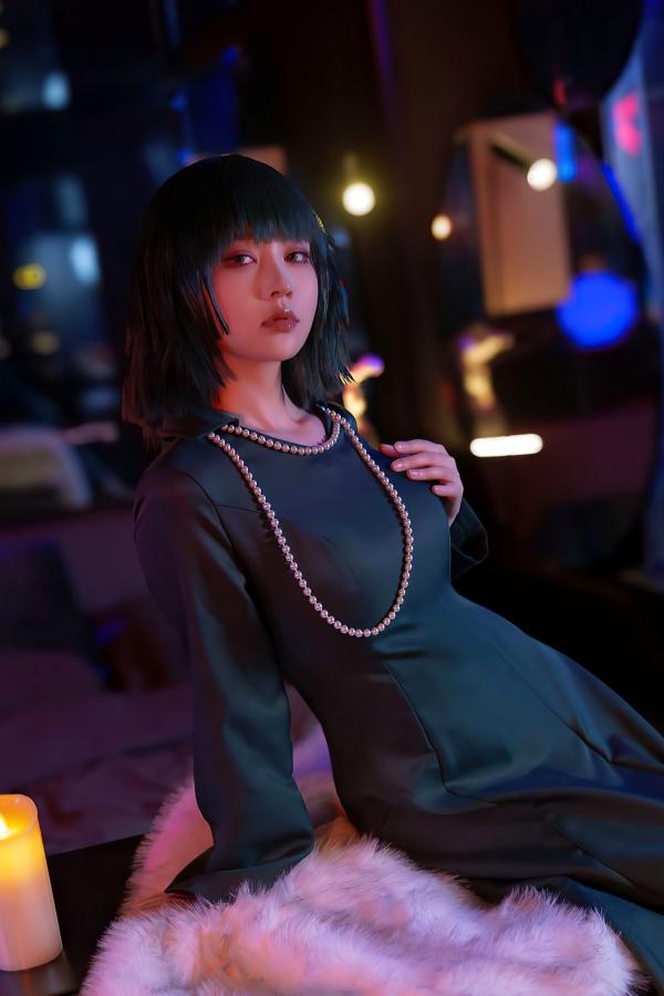 年年Nnian 年年  年年-地狱吹雪角色扮演：墨绿色晚礼服私房写真，冷艳御姐极致性感诱惑，唯美大尺度视觉盛宴第29张图片
