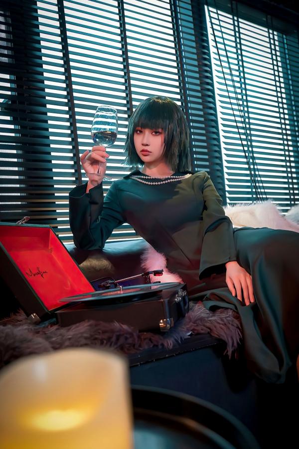 年年Nnian 年年  年年-地狱吹雪角色扮演：墨绿色晚礼服私房写真，冷艳御姐极致性感诱惑，唯美大尺度视觉盛宴第30张图片