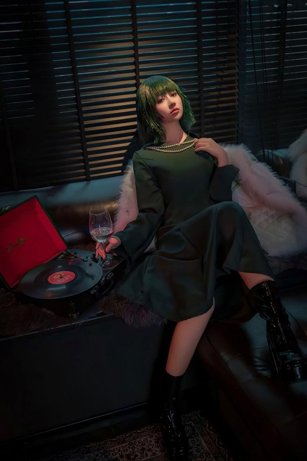 年年Nnian 年年  年年-地狱吹雪角色扮演：墨绿色晚礼服私房写真，冷艳御姐极致性感诱惑，唯美大尺度视觉盛宴第31张图片