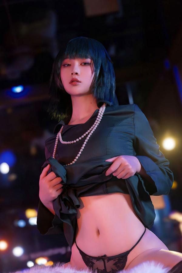 年年Nnian 年年  年年-地狱吹雪角色扮演：墨绿色晚礼服私房写真，冷艳御姐极致性感诱惑，唯美大尺度视觉盛宴第49张图片