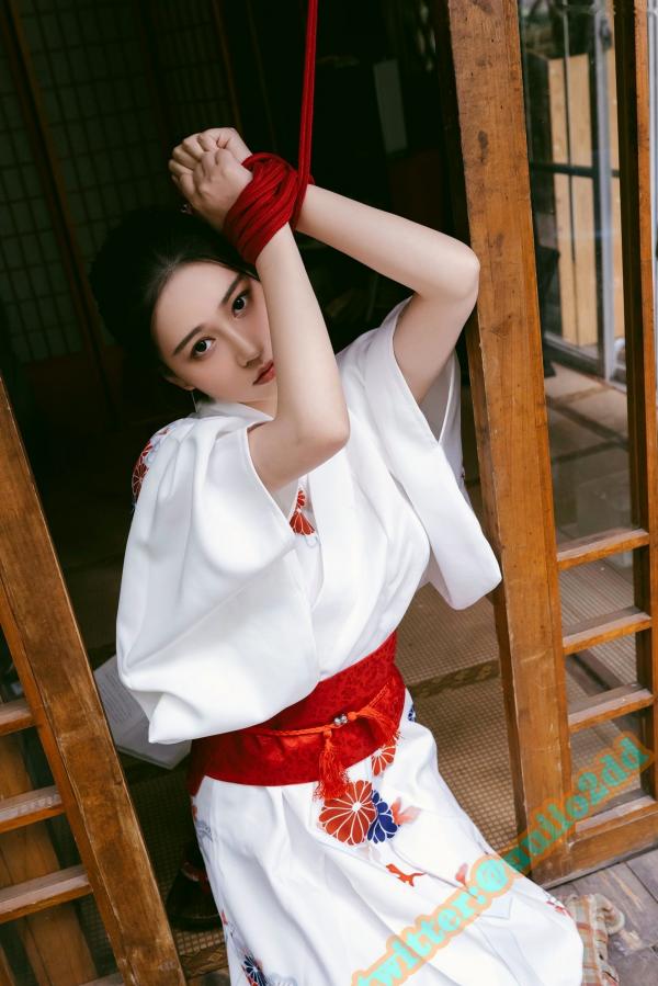年年Nnian 年年  年年-以爱之名：唯美日式和风，束缚艺术与极致私房诱惑，静谧木屋下的魅惑瞬间第11张图片