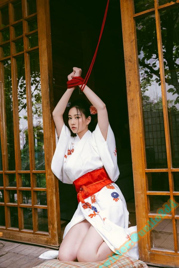 年年Nnian 年年  年年-以爱之名：唯美日式和风，束缚艺术与极致私房诱惑，静谧木屋下的魅惑瞬间第12张图片