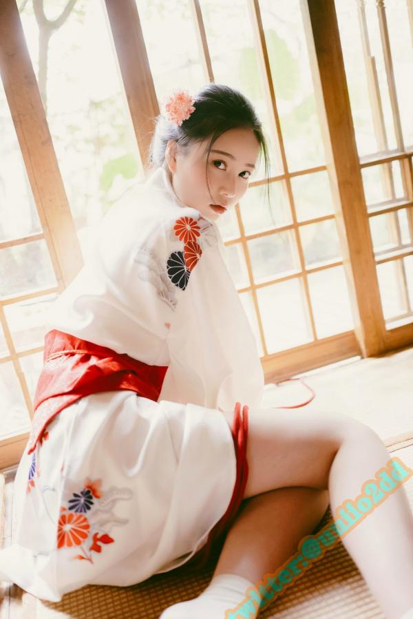 年年Nnian 年年  年年-以爱之名：唯美日式和风，束缚艺术与极致私房诱惑，静谧木屋下的魅惑瞬间第35张图片