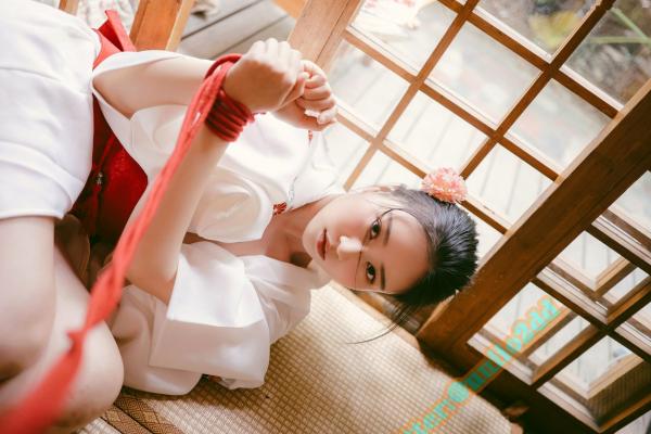 年年Nnian 年年  年年-以爱之名：唯美日式和风，束缚艺术与极致私房诱惑，静谧木屋下的魅惑瞬间第40张图片