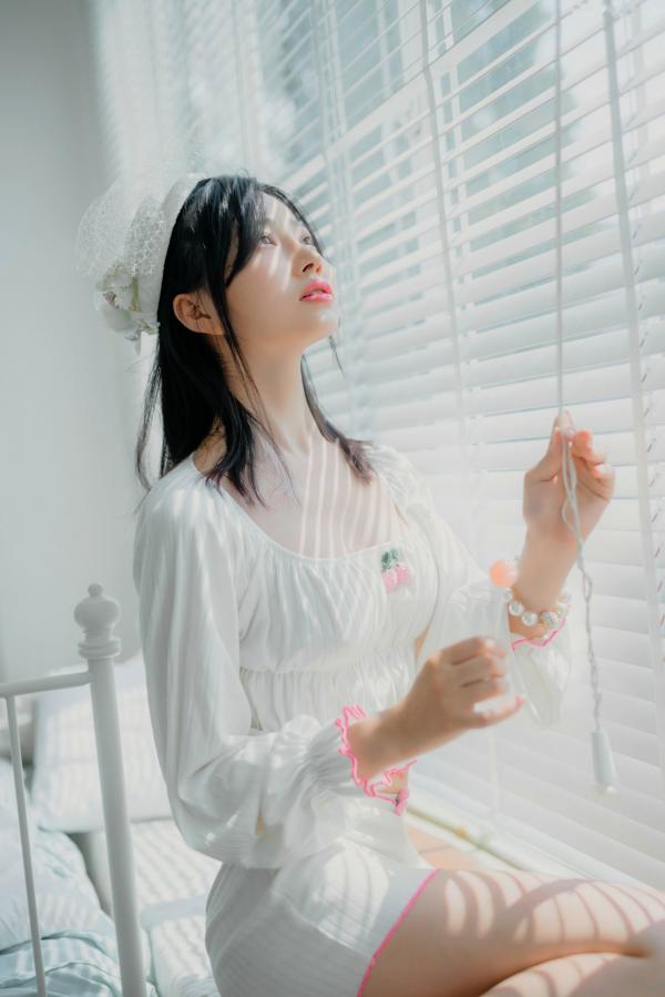 年年Nnian 年年  年年-爱吃棒棒糖的少女第10张图片