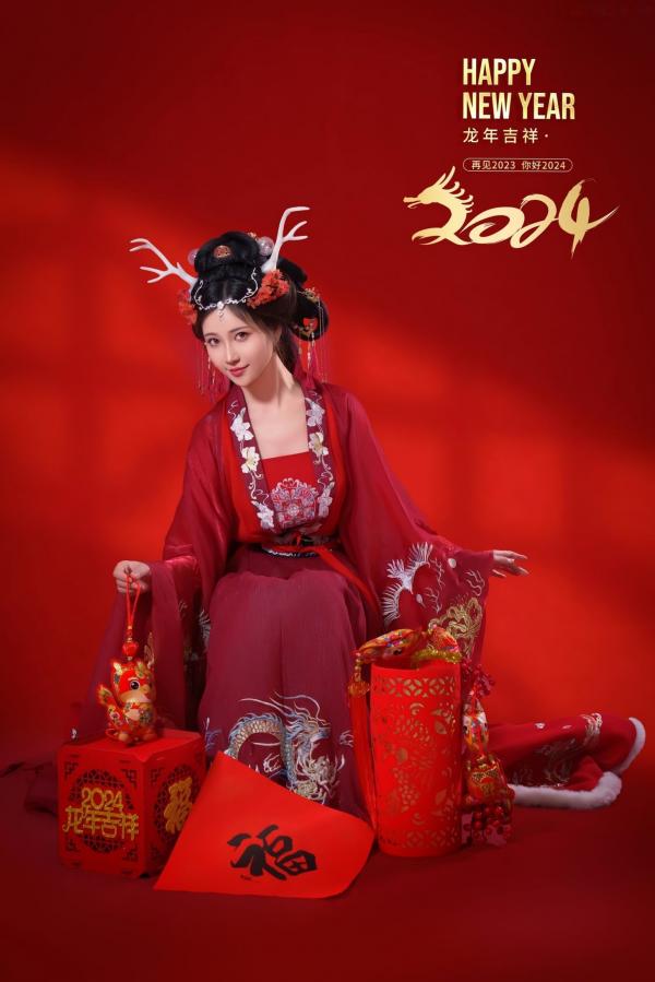 年年Nnian 年年  年年-新年快乐-2024龙年新春大尺度私房照-古风红色性感女神第10张图片
