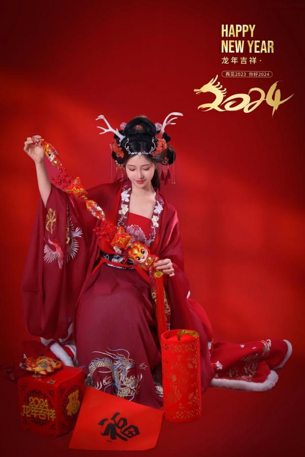 年年Nnian 年年  年年-新年快乐-2024龙年新春大尺度私房照-古风红色性感女神第13张图片