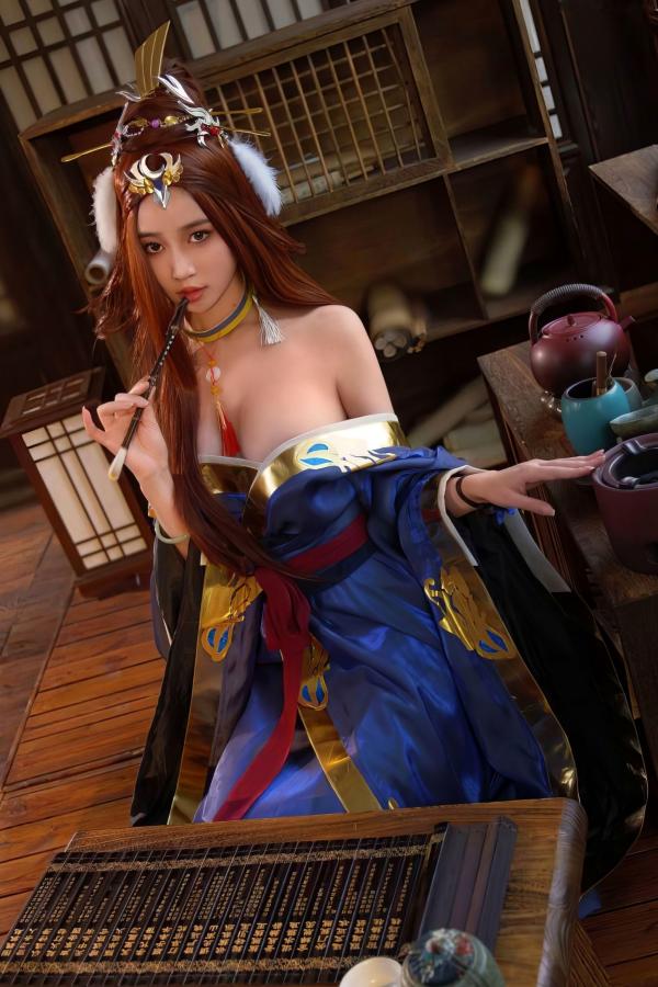 年年Nnian 年年  年年-蔡文姬古风Cosplay私房大尺度写真，古典雅室背景下的极致诱惑展现第35张图片