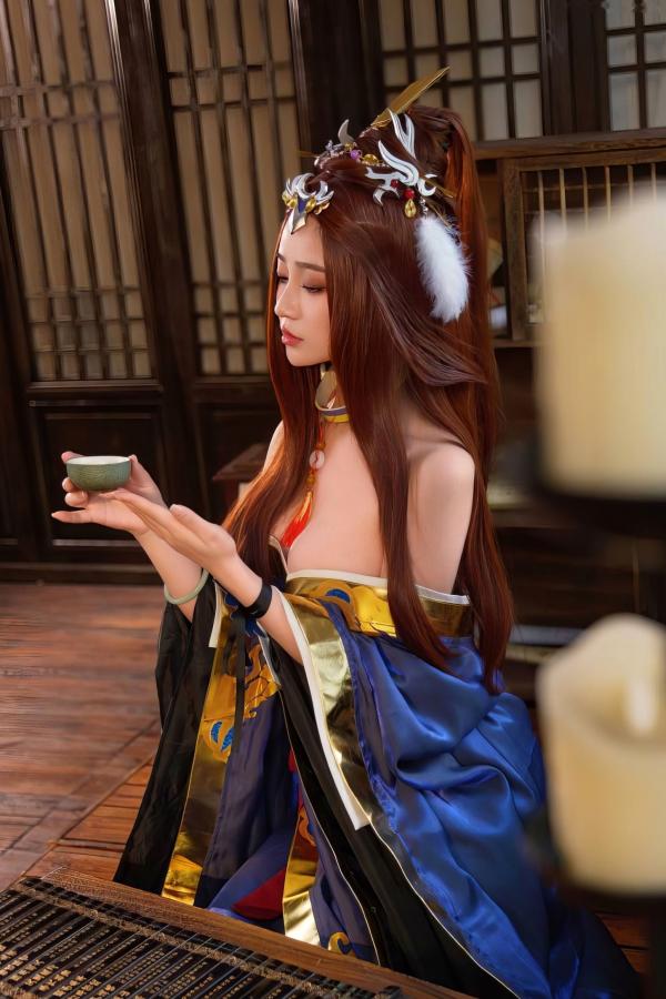 年年Nnian 年年  年年-蔡文姬古风Cosplay私房大尺度写真，古典雅室背景下的极致诱惑展现第42张图片