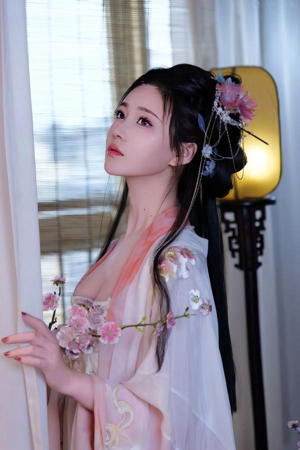 年年Nnian 年年  年年-霓裳：国风古韵唯美大片，极致迷人私房艺术写真第1张图片