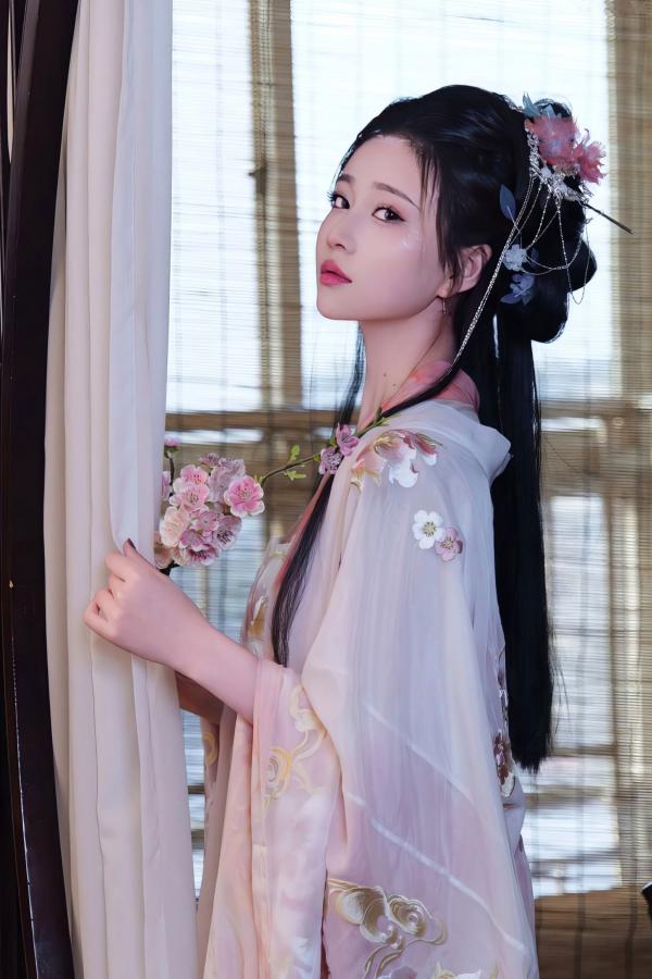 年年Nnian 年年  年年-霓裳：国风古韵唯美大片，极致迷人私房艺术写真第2张图片
