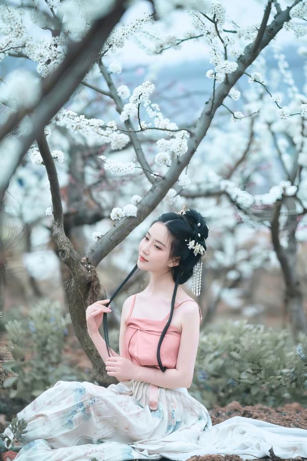 年年Nnian 年年  年年-三月榕：唯美古风汉服繁花写真，灵动出尘的气质女神，清新脱俗的私房大作第6张图片