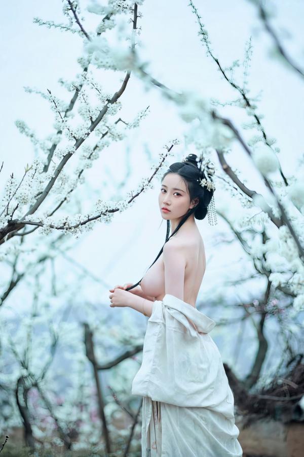 年年Nnian 年年  年年-三月榕：唯美古风汉服繁花写真，灵动出尘的气质女神，清新脱俗的私房大作第18张图片
