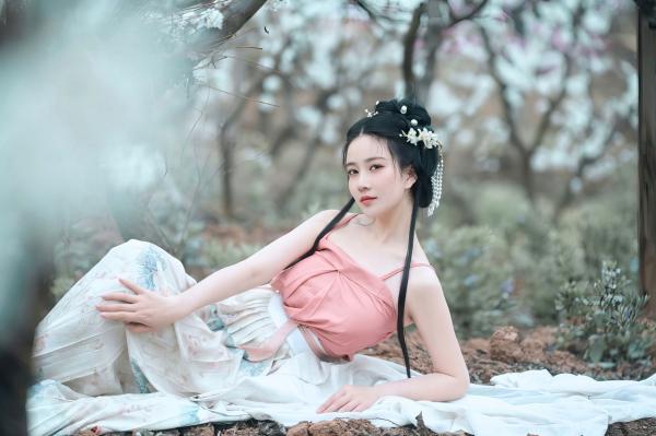 年年Nnian 年年  年年-三月榕：唯美古风汉服繁花写真，灵动出尘的气质女神，清新脱俗的私房大作第26张图片