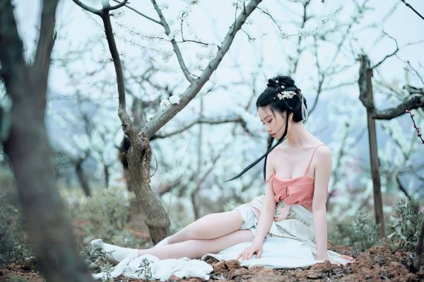 年年Nnian 年年  年年-三月榕：唯美古风汉服繁花写真，灵动出尘的气质女神，清新脱俗的私房大作第29张图片