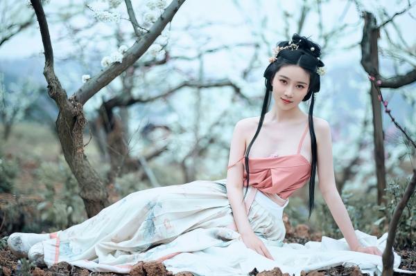 年年Nnian 年年  年年-三月榕：唯美古风汉服繁花写真，灵动出尘的气质女神，清新脱俗的私房大作第33张图片