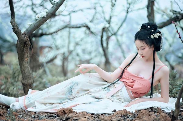 年年Nnian 年年  年年-三月榕：唯美古风汉服繁花写真，灵动出尘的气质女神，清新脱俗的私房大作第34张图片