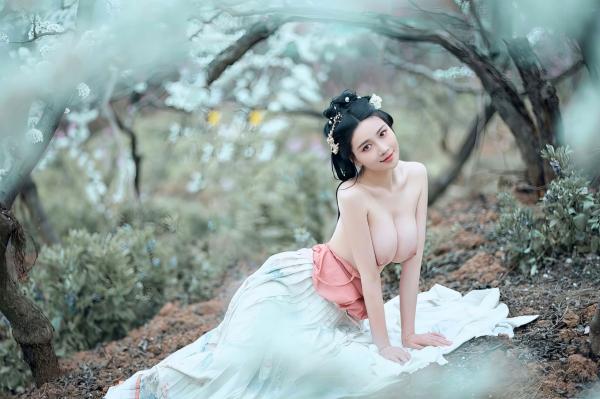 年年Nnian 年年  年年-三月榕：唯美古风汉服繁花写真，灵动出尘的气质女神，清新脱俗的私房大作第38张图片