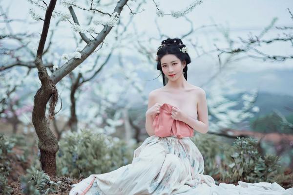 年年Nnian 年年  年年-三月榕：唯美古风汉服繁花写真，灵动出尘的气质女神，清新脱俗的私房大作第40张图片