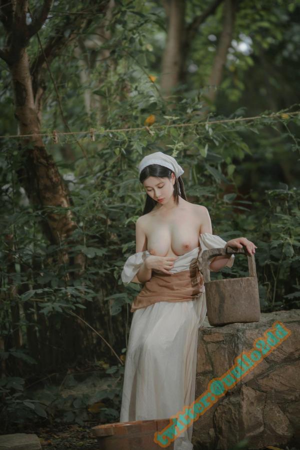 年年Nnian 年年  年年-三沐三熏：户外田园复古风格，清纯农家少女与大尺度私房诱惑写真第1张图片