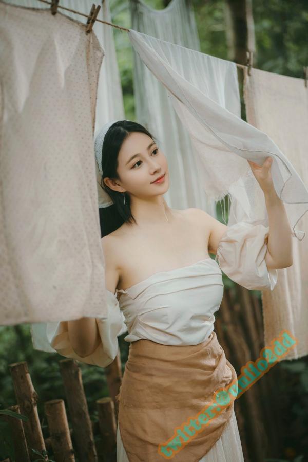 年年Nnian 年年  年年-三沐三熏：户外田园复古风格，清纯农家少女与大尺度私房诱惑写真第5张图片