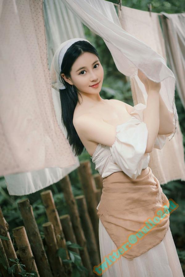 年年Nnian 年年  年年-三沐三熏：户外田园复古风格，清纯农家少女与大尺度私房诱惑写真第6张图片