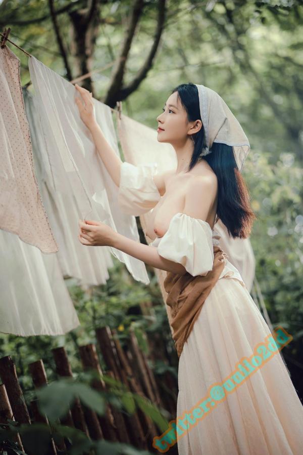 年年Nnian 年年  年年-三沐三熏：户外田园复古风格，清纯农家少女与大尺度私房诱惑写真第8张图片