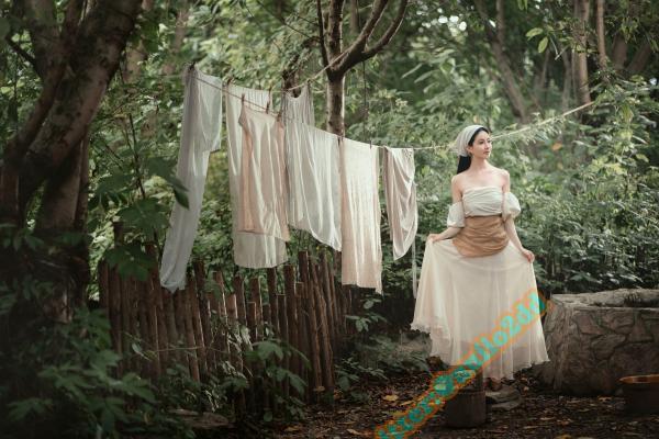 年年Nnian 年年  年年-三沐三熏：户外田园复古风格，清纯农家少女与大尺度私房诱惑写真第32张图片