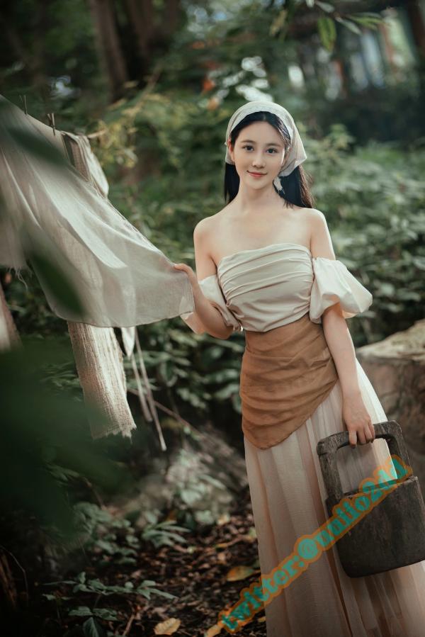 年年Nnian 年年  年年-三沐三熏：户外田园复古风格，清纯农家少女与大尺度私房诱惑写真第38张图片