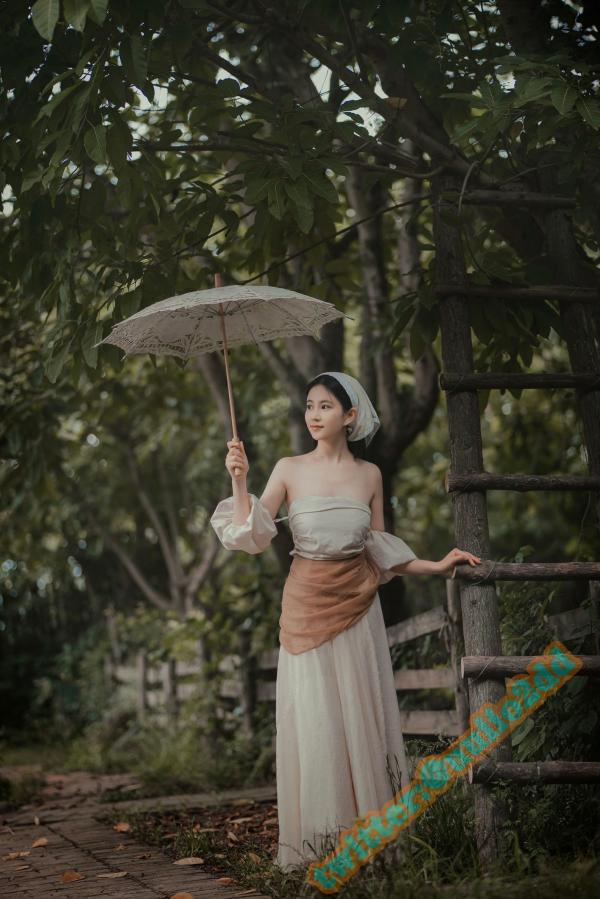 年年Nnian 年年  年年-三沐三熏：户外田园复古风格，清纯农家少女与大尺度私房诱惑写真第47张图片