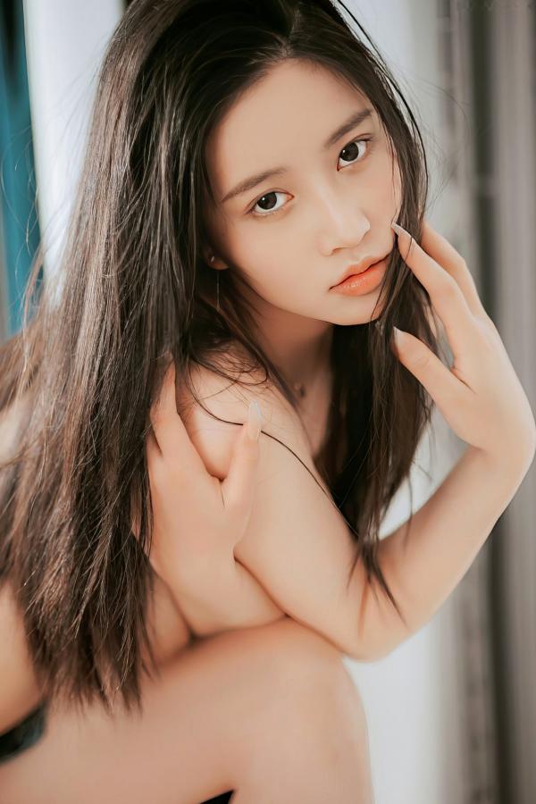 年年Nnian 年年  年年-晴天，私房照大尺度写真，极品诱惑性感女神，白皙美腿尽显迷人魅力第36张图片