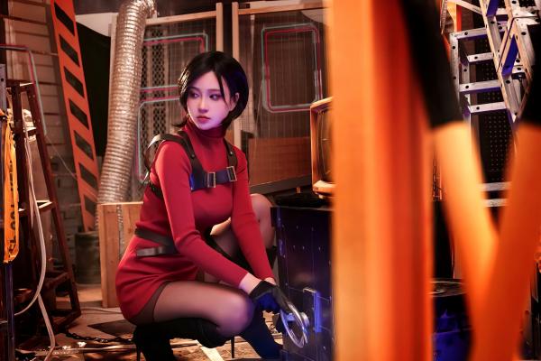 年年Nnian 年年  年年-艾达-Ada-Wong-生化危机特工角色扮演，工业风场景下的极致演绎，冷艳气质与火辣身材完美融合第48张图片