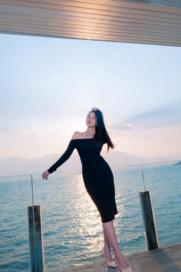 年年Nnian 年年  年年Nnian-洱海唯美户外大片，无圣光极致人体艺术，冷艳气质女神自然之美第3张图片