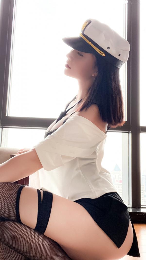 年年Nnian 年年  年年-涩女警：极品制服诱惑，角色扮演渔网袜私房写真，火辣身材尽显，性感迷人！第26张图片