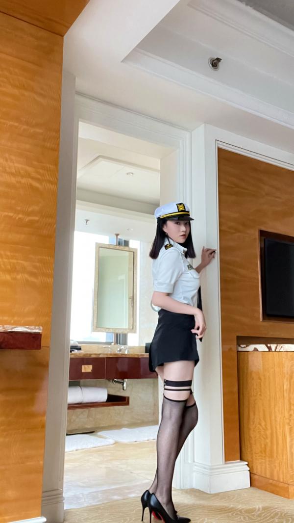 年年Nnian 年年  年年-涩女警：极品制服诱惑，角色扮演渔网袜私房写真，火辣身材尽显，性感迷人！第39张图片