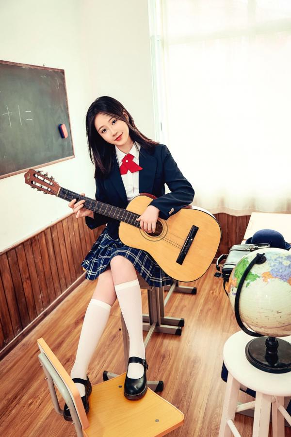年年Nnian 年年  年年-月刊少女第2张图片