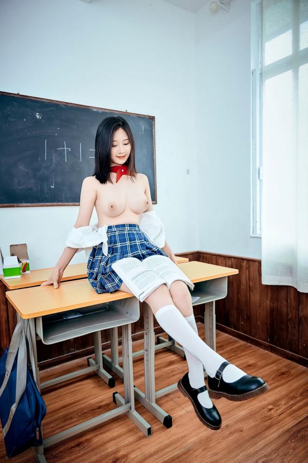 年年Nnian 年年  年年-月刊少女第12张图片
