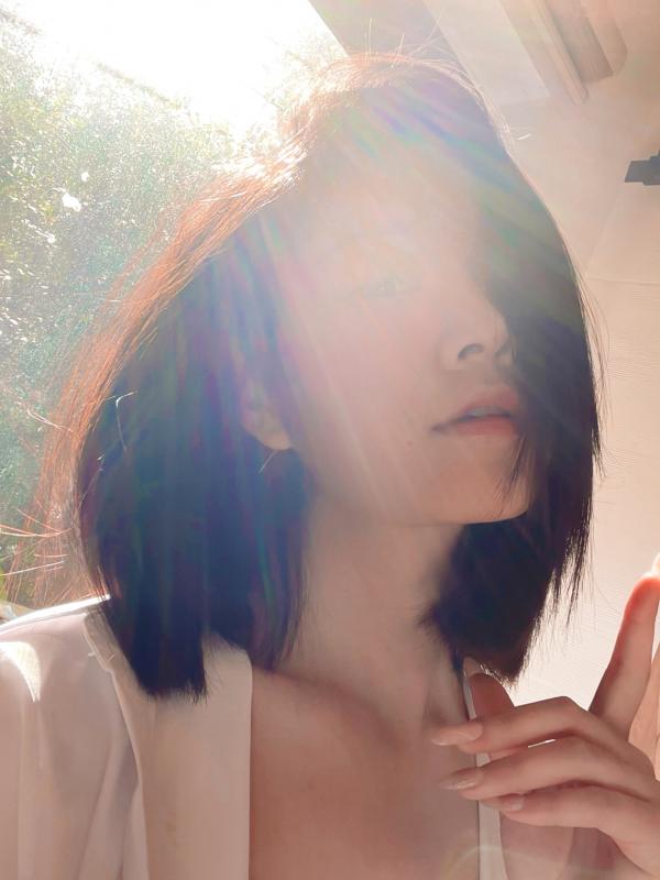 年年Nnian 年年  年年-光与年：唯美私房照，阳光感诱惑居家性感女神写真第40张图片