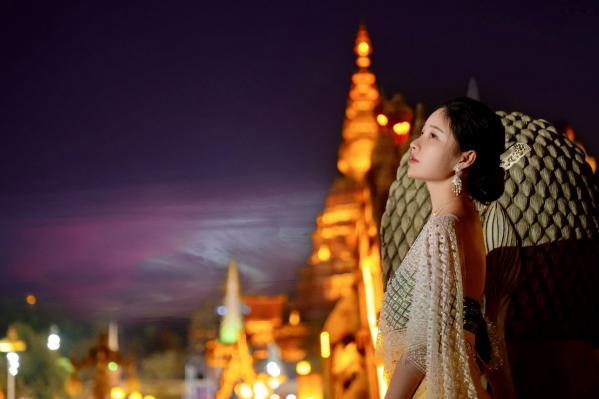 年年Nnian 年年  年年-玉兔公主：东南亚风情传统服饰夜景大片，唯美古风意境，优雅清纯女神第6张图片
