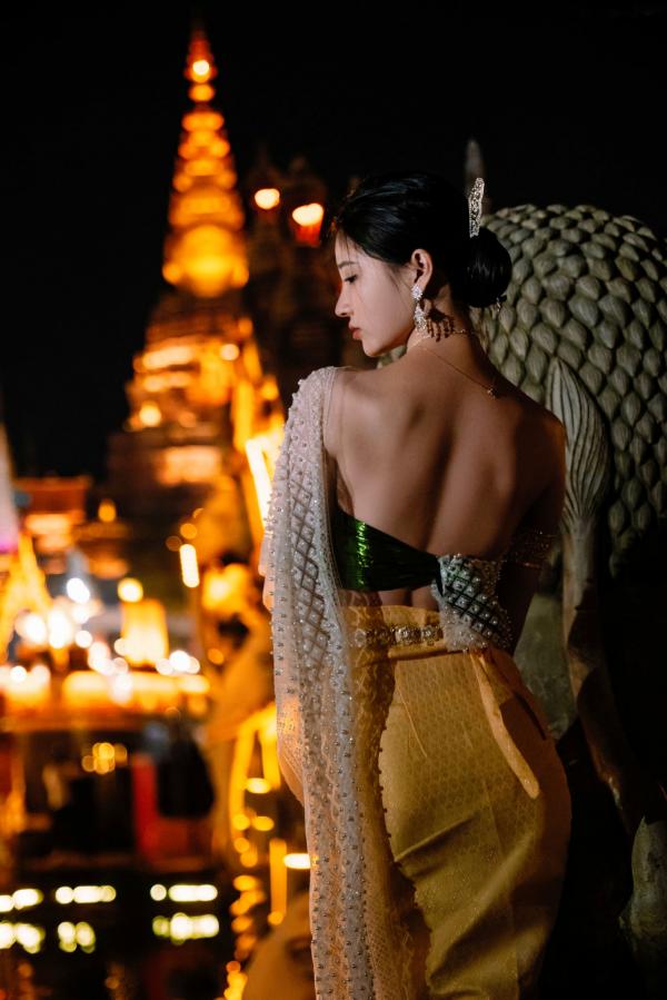 年年Nnian 年年  年年-玉兔公主：东南亚风情传统服饰夜景大片，唯美古风意境，优雅清纯女神第7张图片