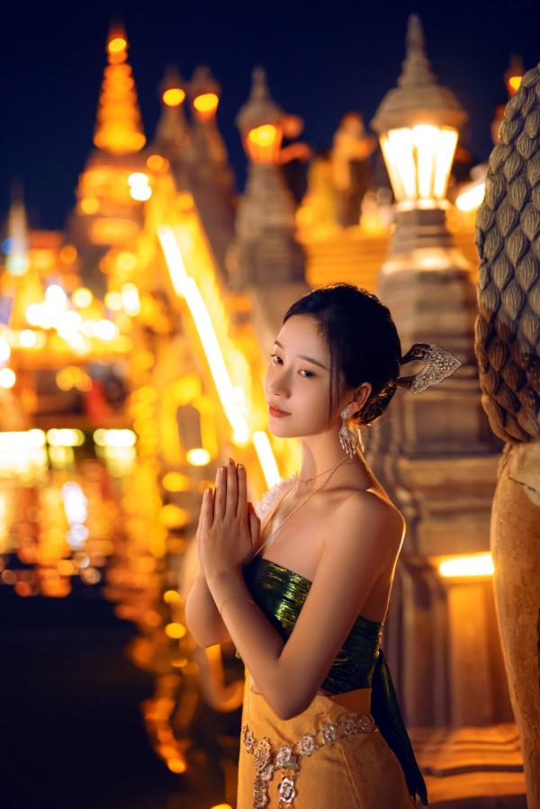 年年Nnian 年年  年年-玉兔公主：东南亚风情传统服饰夜景大片，唯美古风意境，优雅清纯女神第10张图片