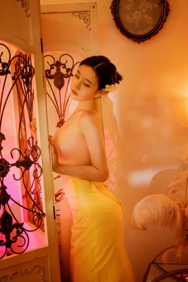 年年Nnian 年年  年年-玉兔公主：东南亚风情传统服饰夜景大片，唯美古风意境，优雅清纯女神第34张图片