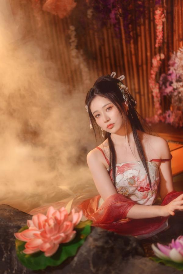年年Nnian 年年  年年-梦醉瑶：极致唯美古风温泉私房写真，薄纱湿身诱惑，繁花梦幻尽显娇艳美感第4张图片